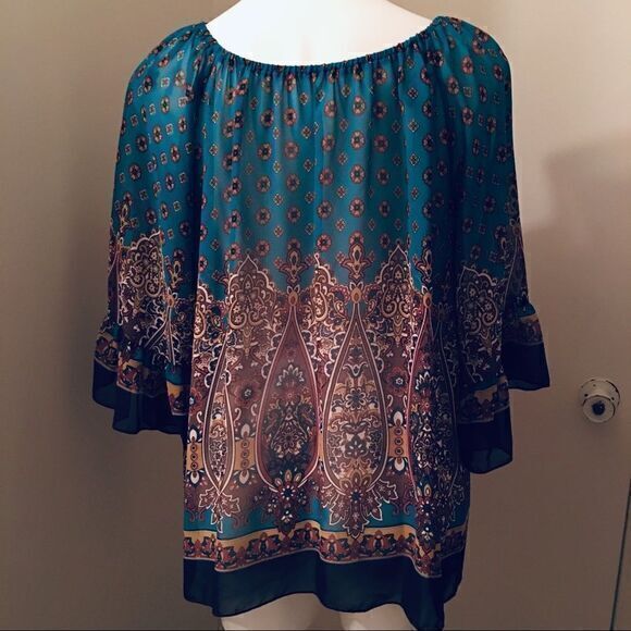 NWOT R. Rouge Ruffled 3/4 Length Sleeve Top Small - Picture 2 of 3